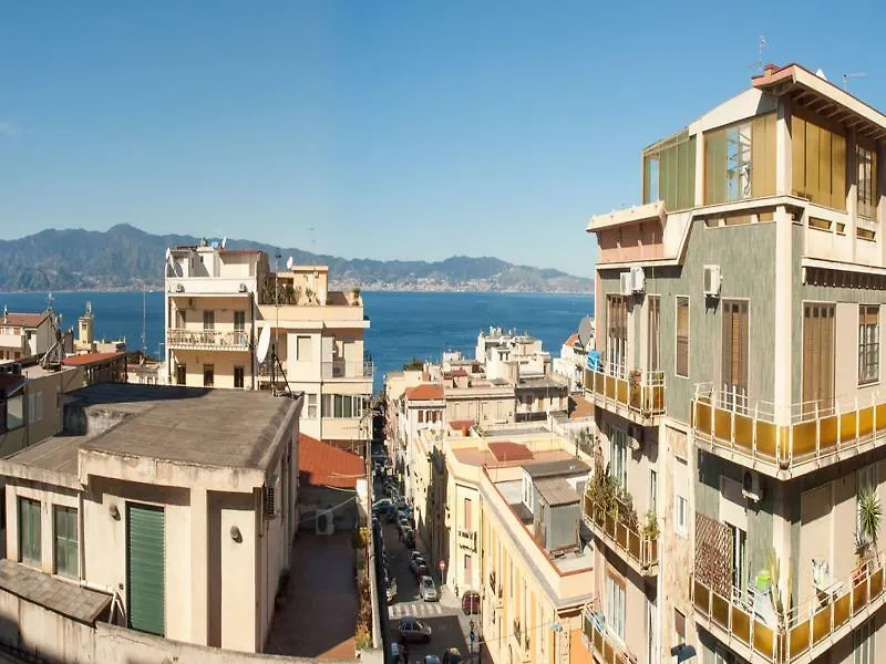 B&B Fuori Squadro - In Centro Con Terrazza Relax Vista Mare Reggio di Calabria