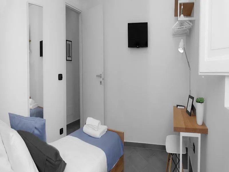 Nocleg ze śniadaniem B&B Fuori Squadro - In Centro Con Terrazza Relax Vista Mare Reggio di Calabria