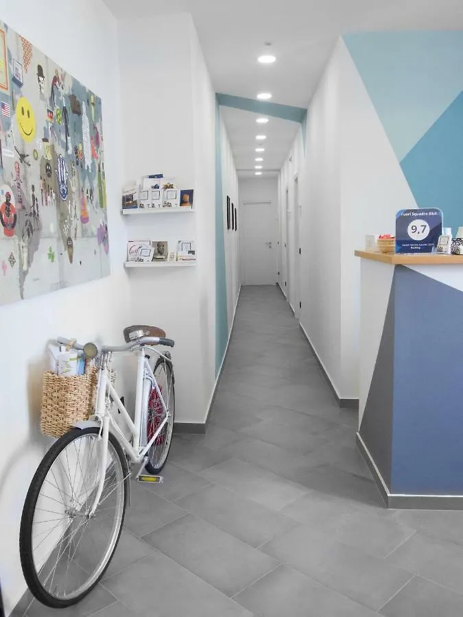 *** Nocleg ze śniadaniem B&B Fuori Squadro - In Centro Con Terrazza Relax Vista Mare Reggio di Calabria Włochy