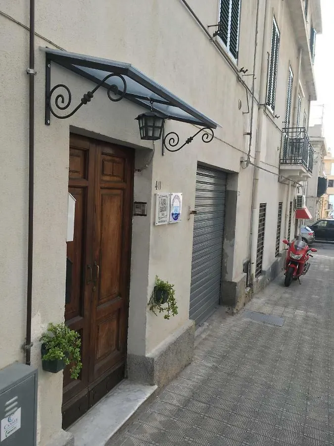 B&B Fuori Squadro - In Centro Con Terrazza Relax Vista Mare Reggio di Calabria